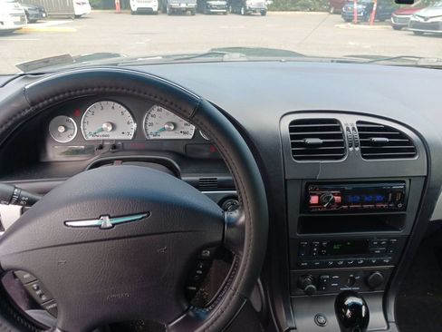 Used 2005 Ford Thunderbird RWD image 10