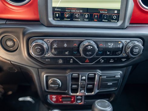 Used 2021 Jeep Wrangler Unlimited Rubicon AWD/4WD image 17