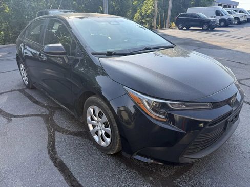 Used 2025 Toyota Corolla LE FWD image 5