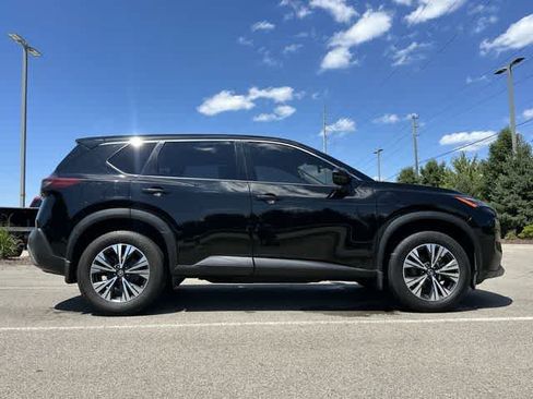 Used 2021 Nissan Rogue SV AWD/4WD image 3