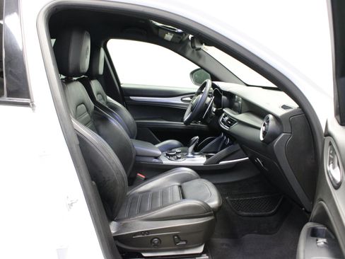 Used 2019 Alfa Romeo Stelvio Ti Sport w/ Quick Order Package 22S Sport AWD/4WD image 16