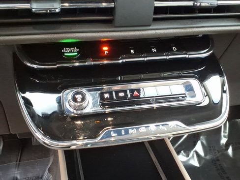 Certified 2023 Lincoln Corsair AWD image 23