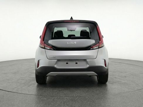 Used 2025 Kia Soul LX w/ LX Technology Package FWD image 7
