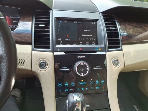 Used 2017 Ford Taurus Limited FWD image 12