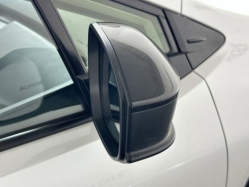 Used 2024 Toyota Prius Limited image 10