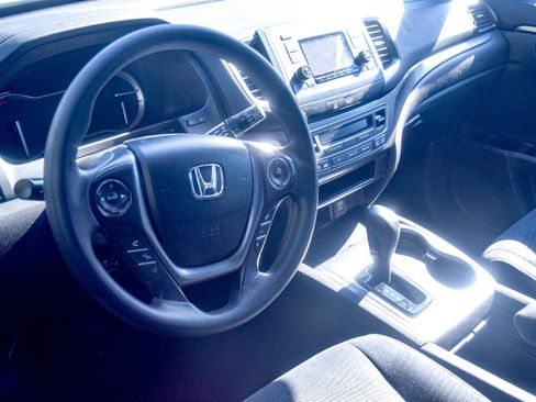 Used 2018 Honda Pilot LX image 22