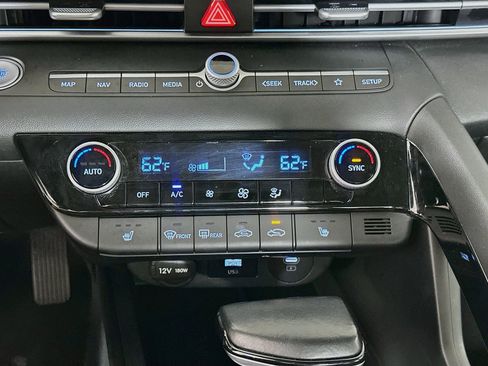 Used 2024 Hyundai Elantra Limited FWD image 23