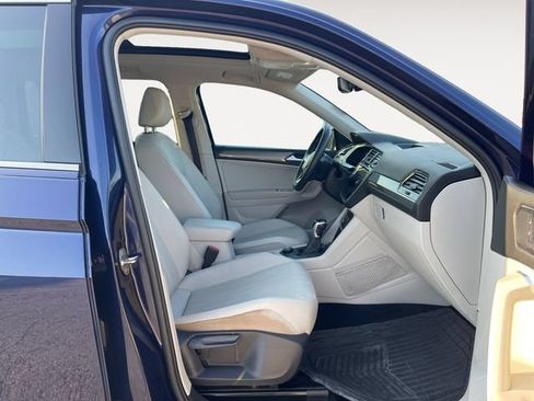 Used 2023 Volkswagen Tiguan SE AWD/4WD image 15