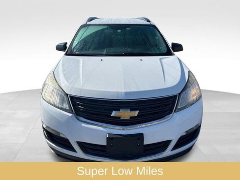 Used 2016 Chevrolet Traverse LS image 2