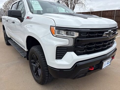 Used 2024 Chevrolet Silverado 1500 LT Trail Boss w/ Protection Package AWD/4WD image 2