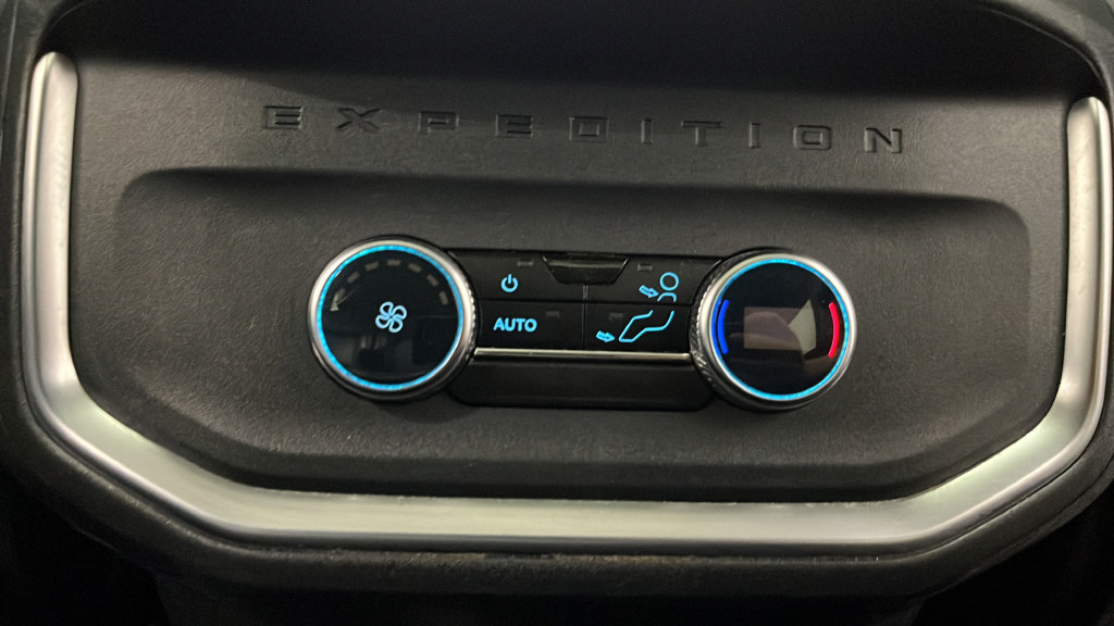 Used 2025 Ford Expedition Max Active AWD/4WD image 39