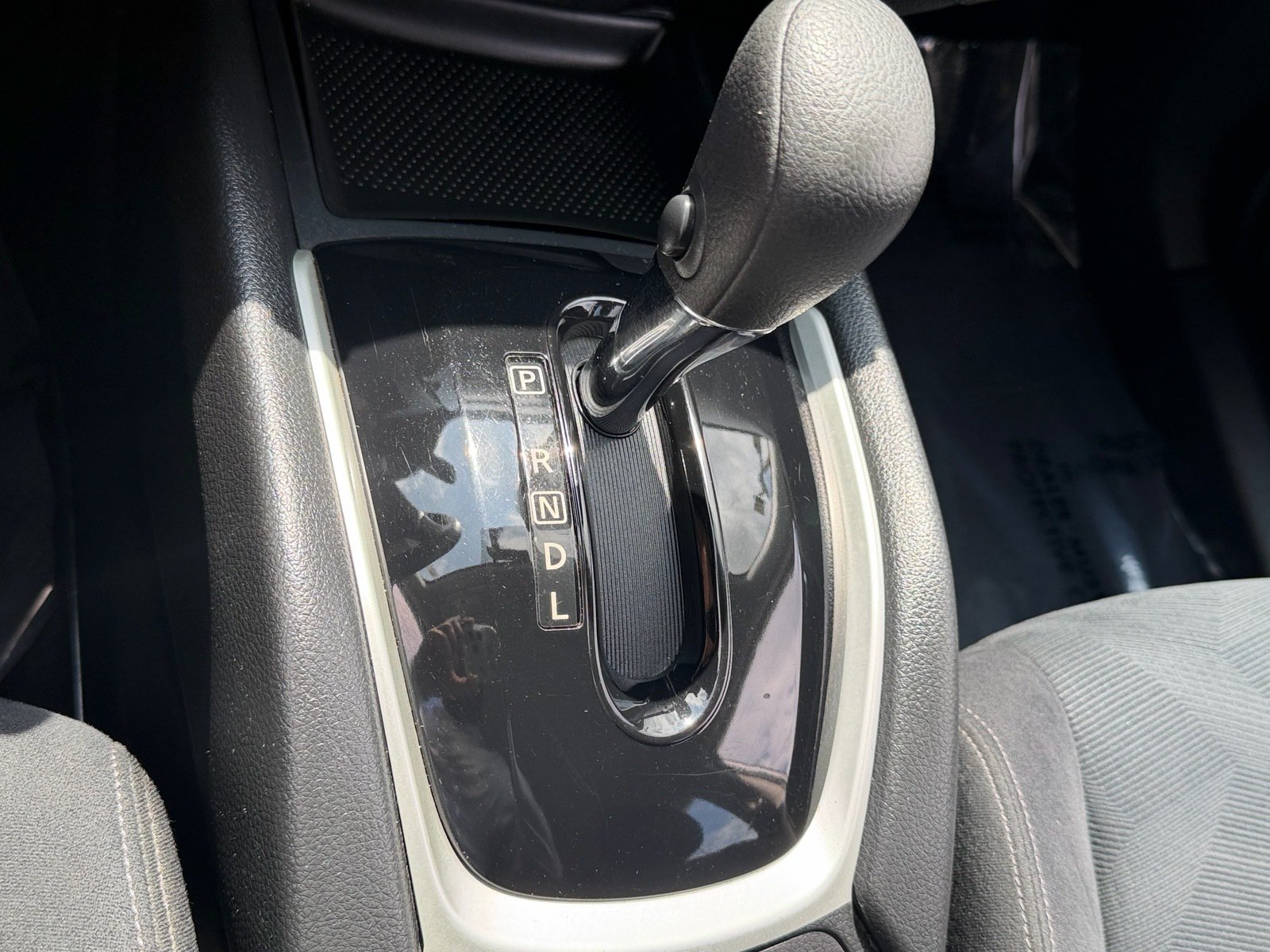 Used 2016 Nissan Rogue S FWD image 25