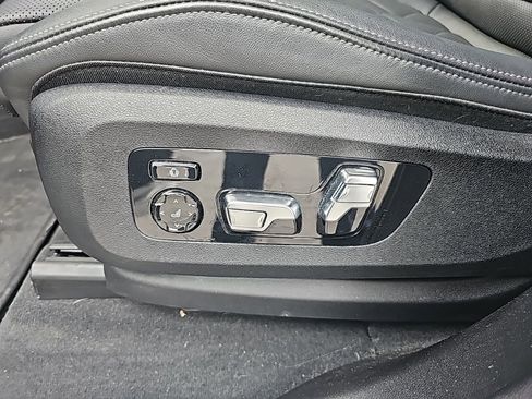 Certified 2024 BMW X5 xDrive40i w/ Premium Package AWD/4WD image 19