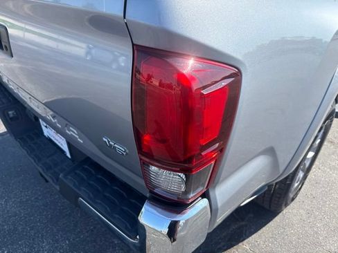 Used 2019 Toyota Tacoma SR5 RWD image 15