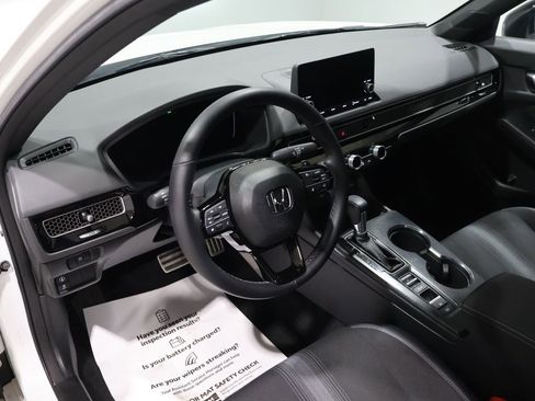 Used 2023 Honda Civic Sport image 16