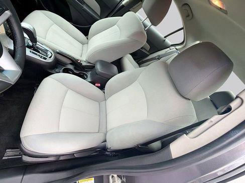 Used 2011 Chevrolet Cruze LT image 18