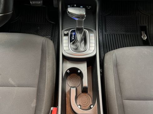 Used 2024 Hyundai Kona SEL AWD/4WD image 46