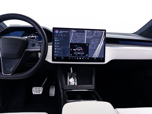 Used 2022 Tesla Model X Plaid AWD/4WD image 10
