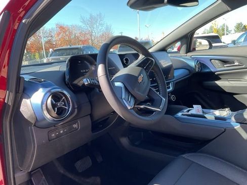 New 2026 Chevrolet Equinox EV LT image 12