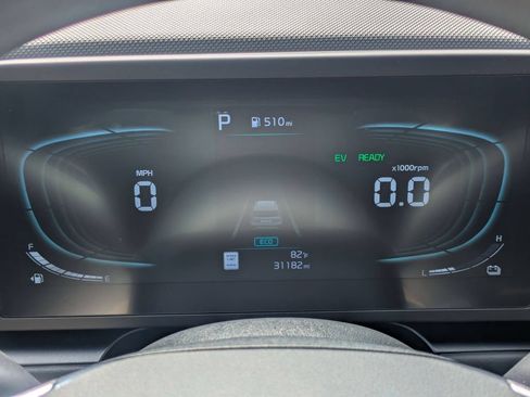 Used 2025 Kia Niro LX FWD image 16