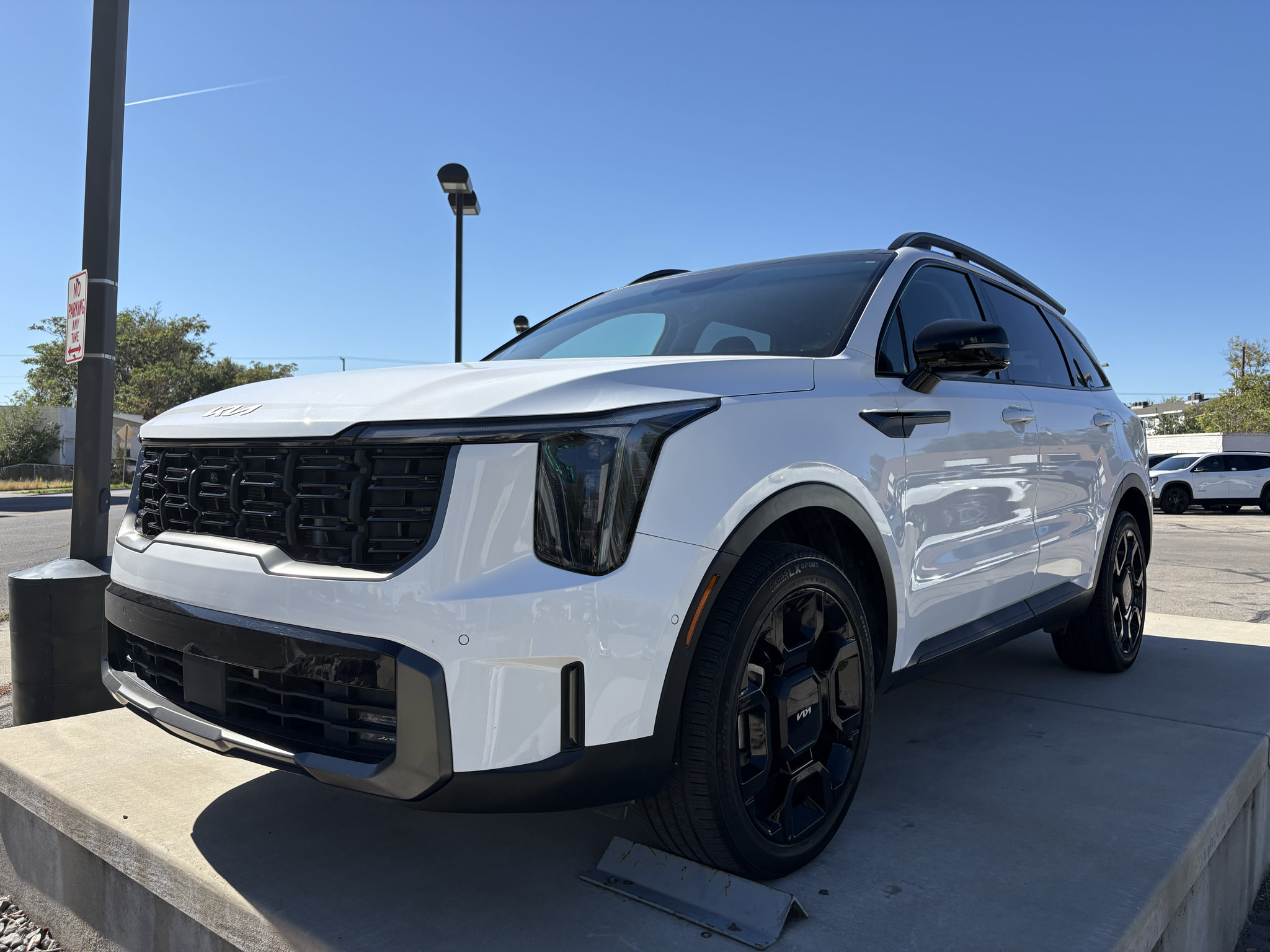 Used 2024 Kia Sorento SX AWD/4WD image 12