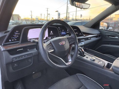 Used 2023 Cadillac Escalade Premium Luxury image 10