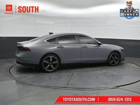 Used 2023 Honda Accord Sport image 2