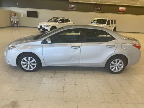 Used 2015 Toyota Corolla LE FWD image 5