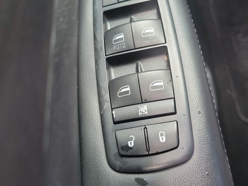 Used 2015 Jeep Grand Cherokee Altitude AWD/4WD image 19