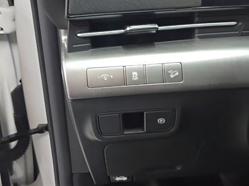 Certified 2024 Hyundai Kona SEL AWD/4WD image 12