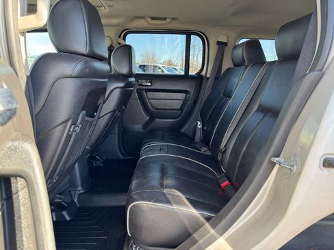Used 2006 HUMMER H3 4dr 4WD SUV image 16