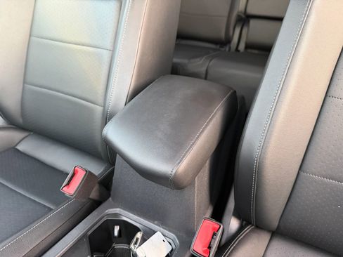 Used 2018 Volkswagen Tiguan SE image 29