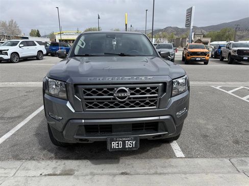 Used 2022 Nissan Frontier SV image 1