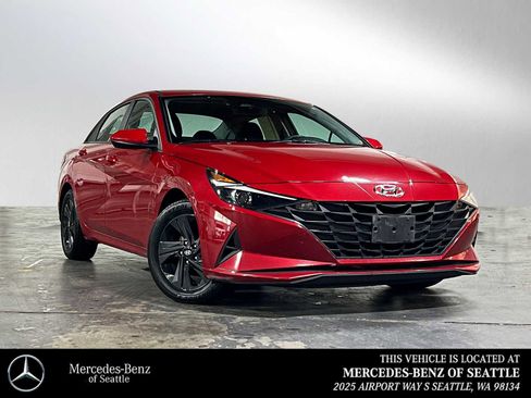 Used 2023 Hyundai Elantra Blue image 1