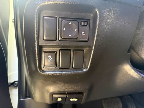 Used 2014 Nissan Juke SV w/ Navigation Package image 15