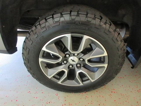 Used 2021 Chevrolet Silverado 1500 RST w/ Convenience Package II AWD/4WD image 29