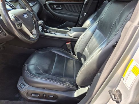 Used 2017 Ford Taurus Limited FWD image 16