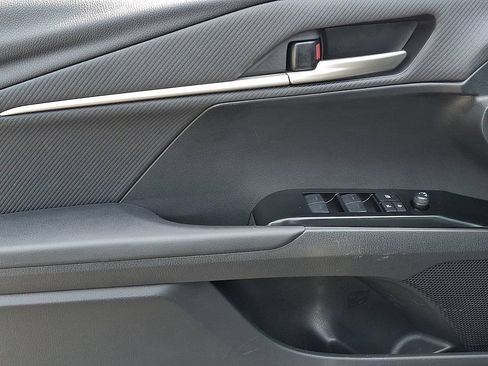 Used 2025 Toyota Camry Hybrid AWD/4WD image 13