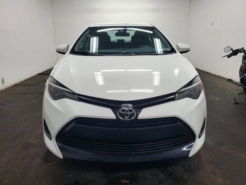 Used 2019 Toyota Corolla LE image 2