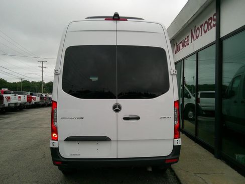 Used 2024 Mercedes-Benz Sprinter 2500 image 6