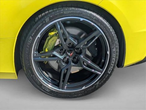 Used 2021 Chevrolet Corvette Stingray Premium Conv w/ Z51 Performance Package image 21