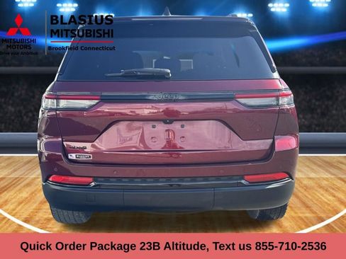 Used 2023 Jeep Grand Cherokee Altitude image 10