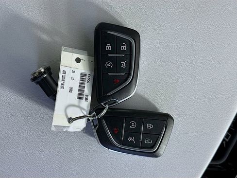 Used 2024 Cadillac Lyriq Luxury RWD image 34