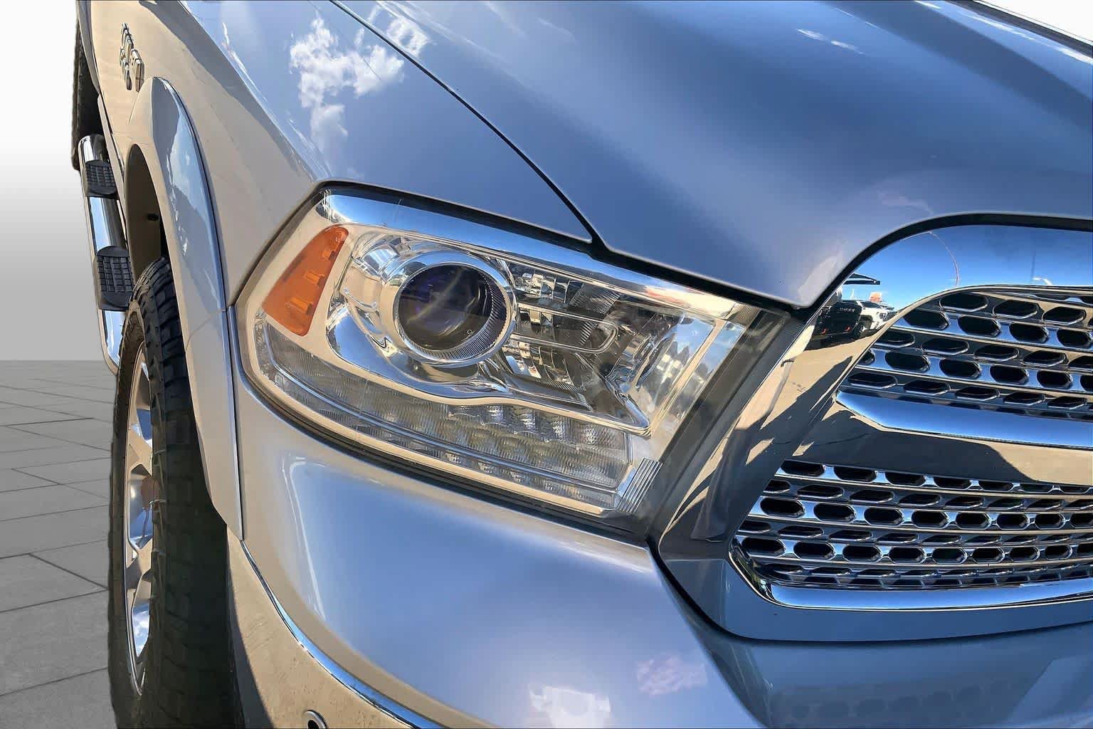 Used 2017 RAM 1500 Laramie w/ Convenience Group AWD/4WD image 26