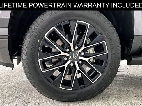 Used 2024 Lexus GX 550 w/ Cold Area Package AWD/4WD image 12