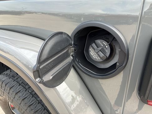 Used 2020 Jeep Wrangler Unlimited Rubicon image 14