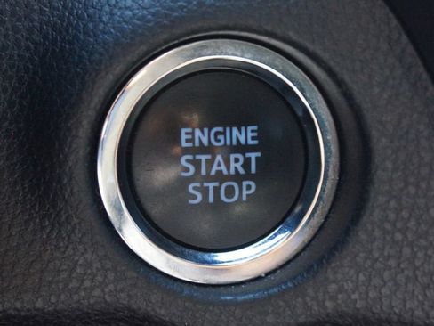 Used 2022 Toyota RAV4 XLE FWD image 8