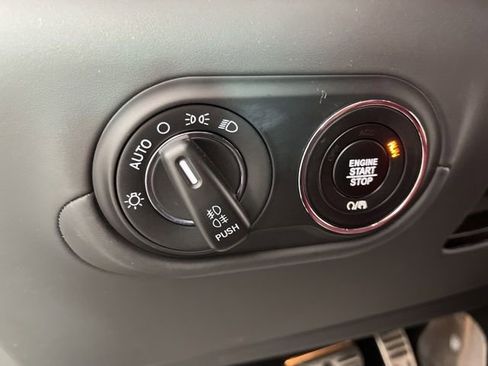 Used 2021 Maserati Levante GranSport image 32