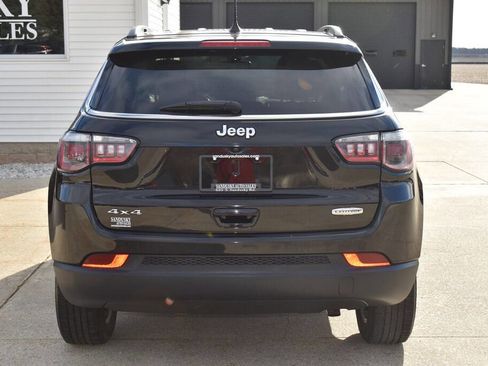 Used 2018 Jeep Compass Latitude w/ Popular Equipment Group image 4
