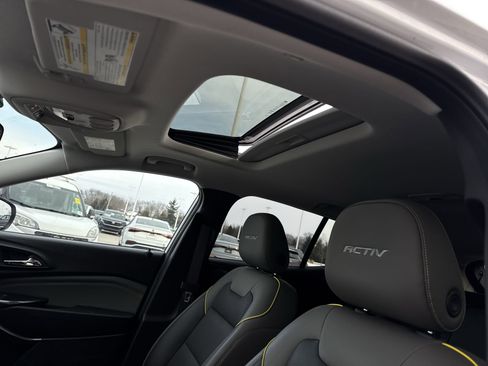 Certified 2024 Chevrolet Trax ACTIV w/ Sunroof Package image 19